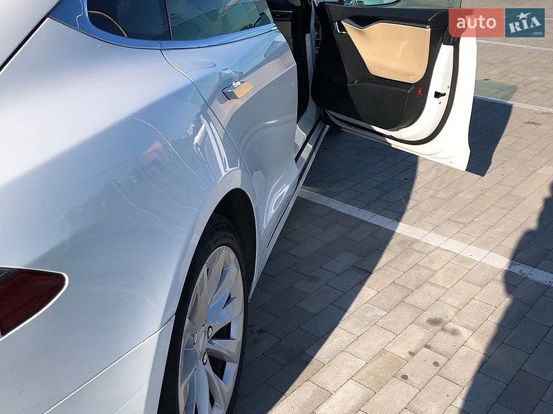Ліфтбек Tesla Model S 2016 в Києві фото 7 Ліфтбек Tesla Model S 2016 в Києві