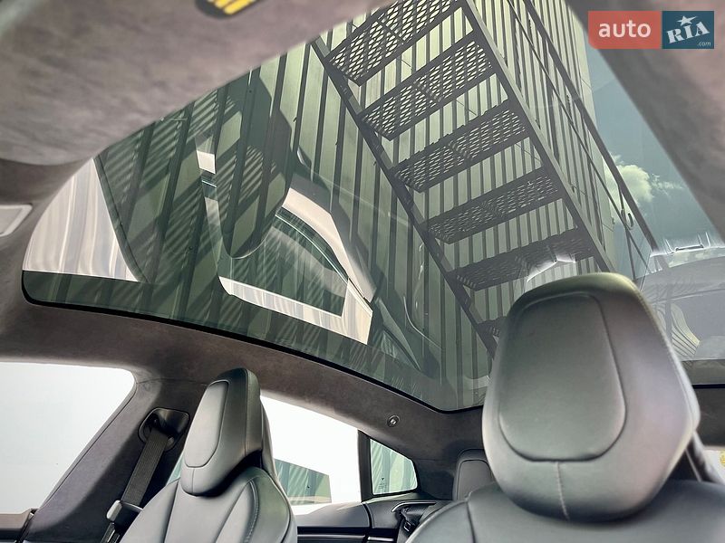 Ліфтбек Tesla Model S 2019 в Дніпрі