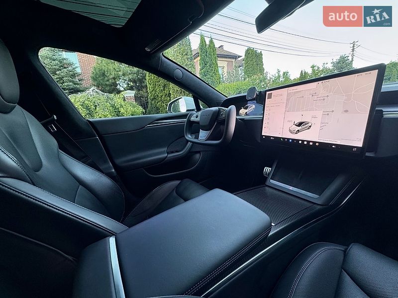 Лифтбек Tesla Model S 2022 в Киеве