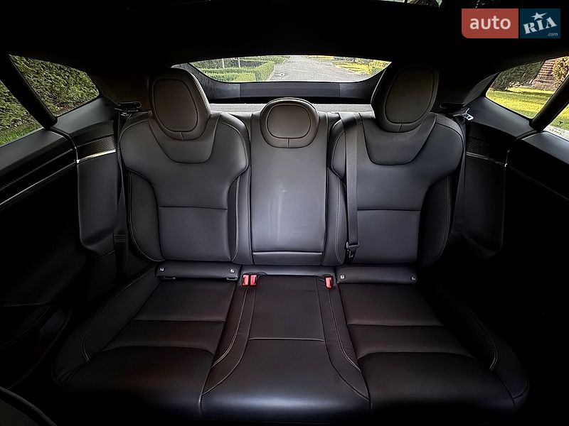 Лифтбек Tesla Model S 2022 в Киеве