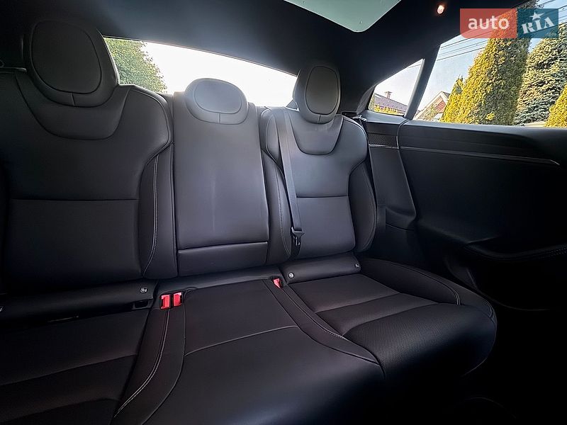 Лифтбек Tesla Model S 2022 в Киеве