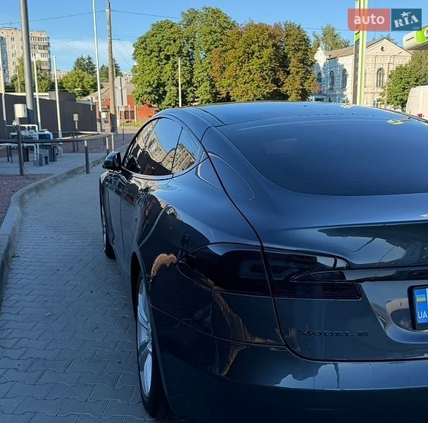 Ліфтбек Tesla Model S 2015 в Білій Церкві