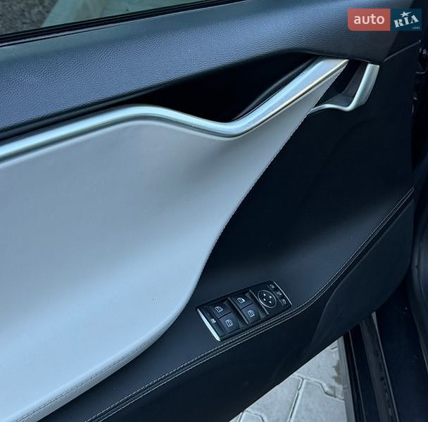 Ліфтбек Tesla Model S 2015 в Білій Церкві