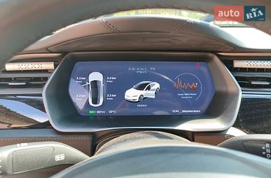 Ліфтбек Tesla Model S 2018 в Нововолинську