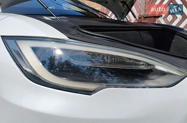 Лифтбек Tesla Model S 2018 в Нововолынске