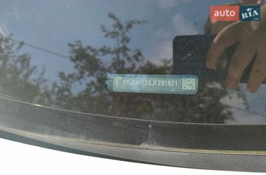 Ліфтбек Tesla Model S 2018 в Нововолинську