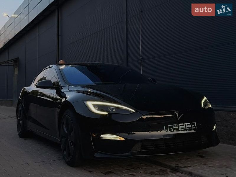 Лифтбек Tesla Model S 2022 в Киеве