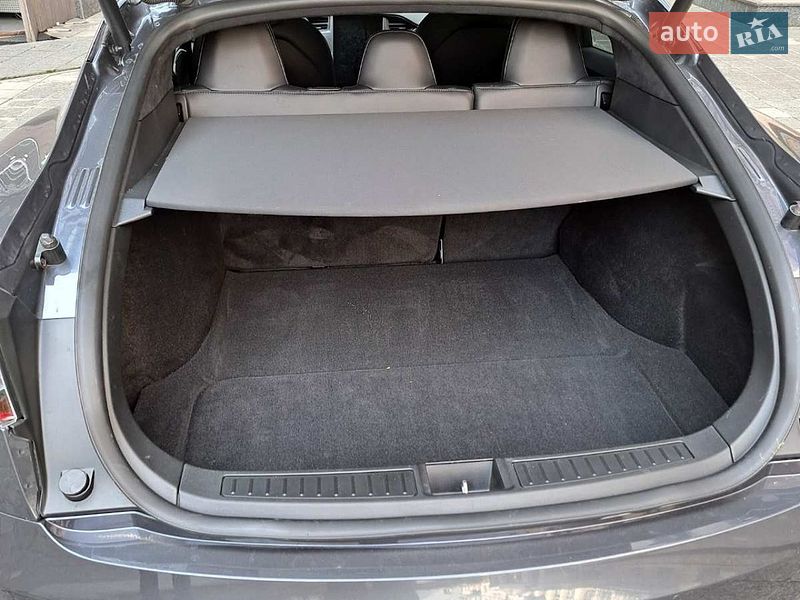 Ліфтбек Tesla Model S 2020 в Києві