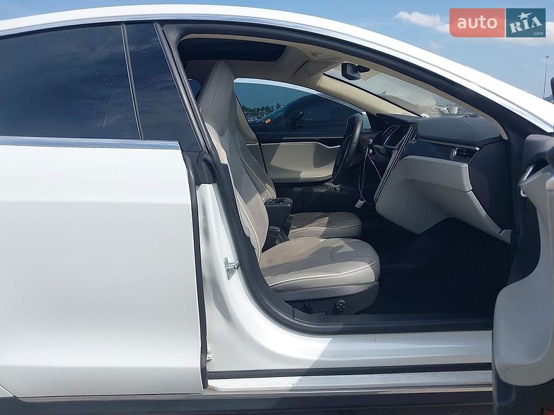 Лифтбек Tesla Model S 2013 в Тернополе фото 8 Лифтбек Tesla Model S 2013 в Тернополе