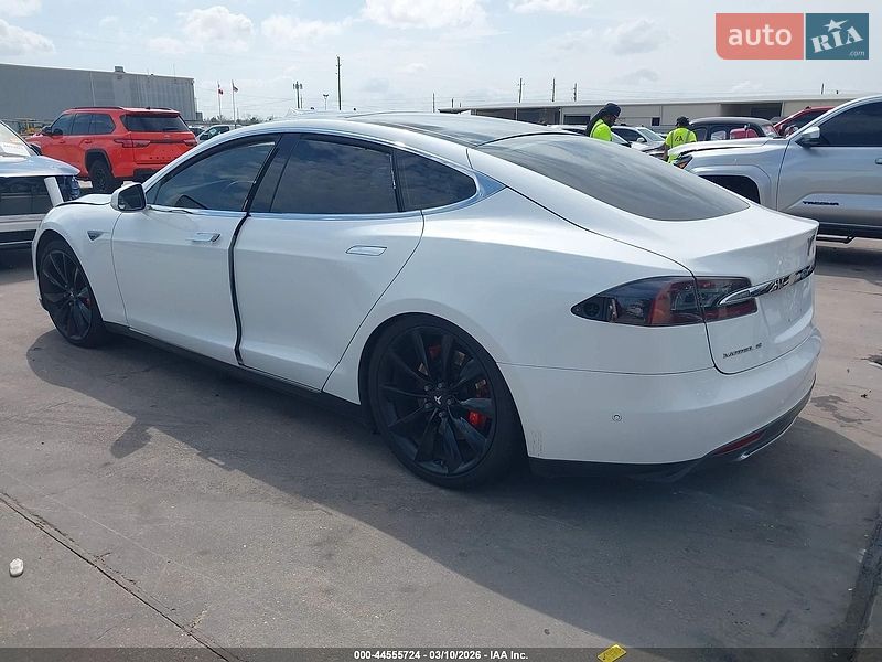 Лифтбек Tesla Model S 2013 в Тернополе фото 10 Лифтбек Tesla Model S 2013 в Тернополе