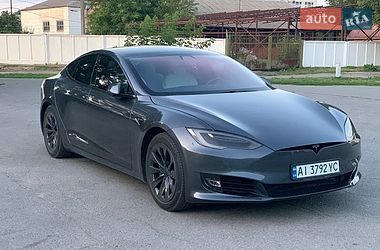 Лифтбек Tesla Model S 2017 в Сквире