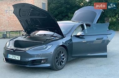 Лифтбек Tesla Model S 2017 в Сквире