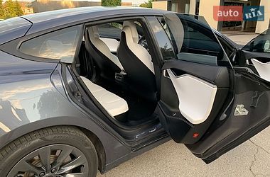 Лифтбек Tesla Model S 2017 в Сквире