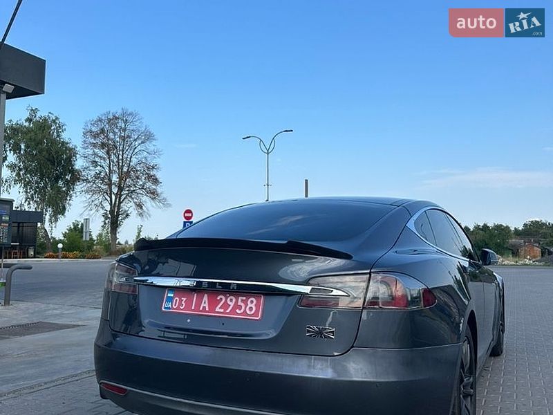Лифтбек Tesla Model S 2016 в Владимире фото 6 Лифтбек Tesla Model S 2016 в Владимире