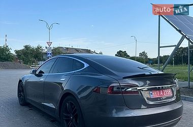Лифтбек Tesla Model S 2016 в Владимире фото 8 Лифтбек Tesla Model S 2016 в Владимире