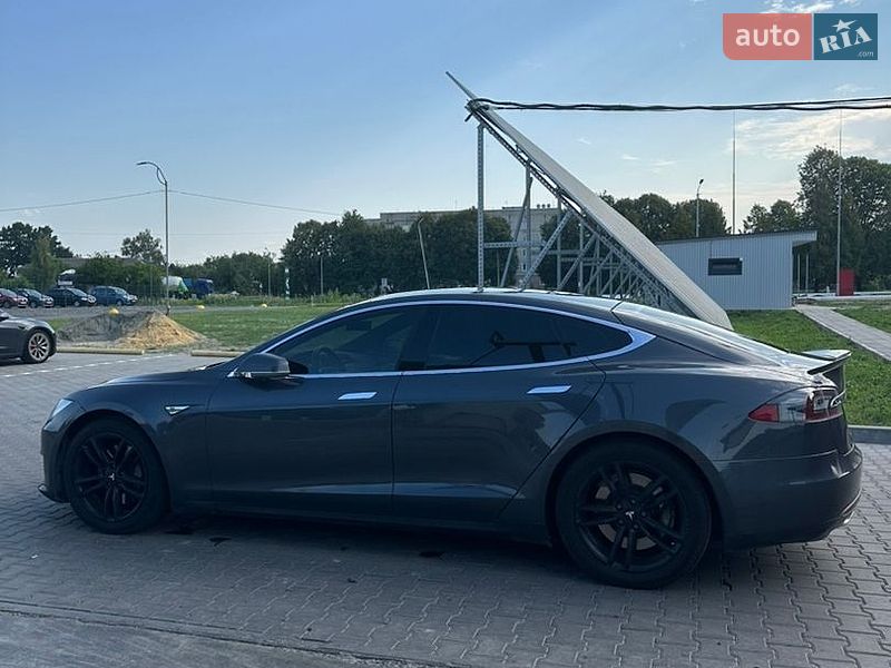 Лифтбек Tesla Model S 2016 в Владимире фото 9 Лифтбек Tesla Model S 2016 в Владимире