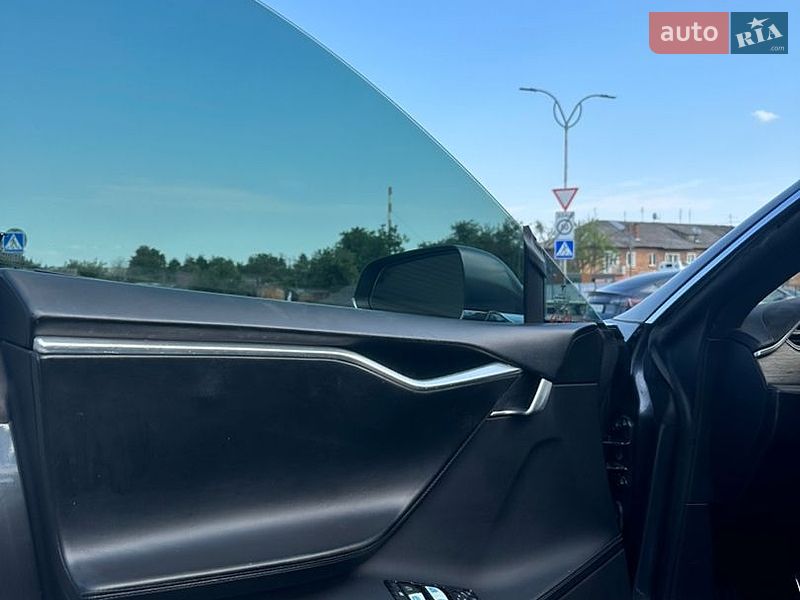 Лифтбек Tesla Model S 2016 в Владимире фото 17 Лифтбек Tesla Model S 2016 в Владимире