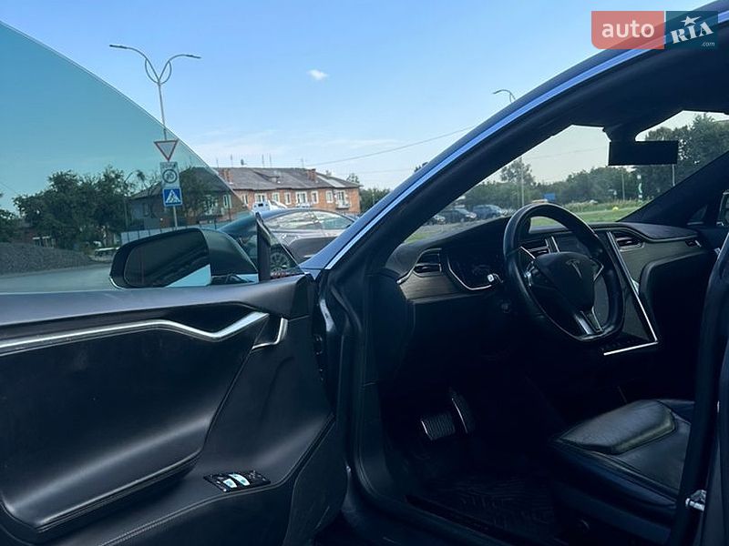 Лифтбек Tesla Model S 2016 в Владимире фото 18 Лифтбек Tesla Model S 2016 в Владимире