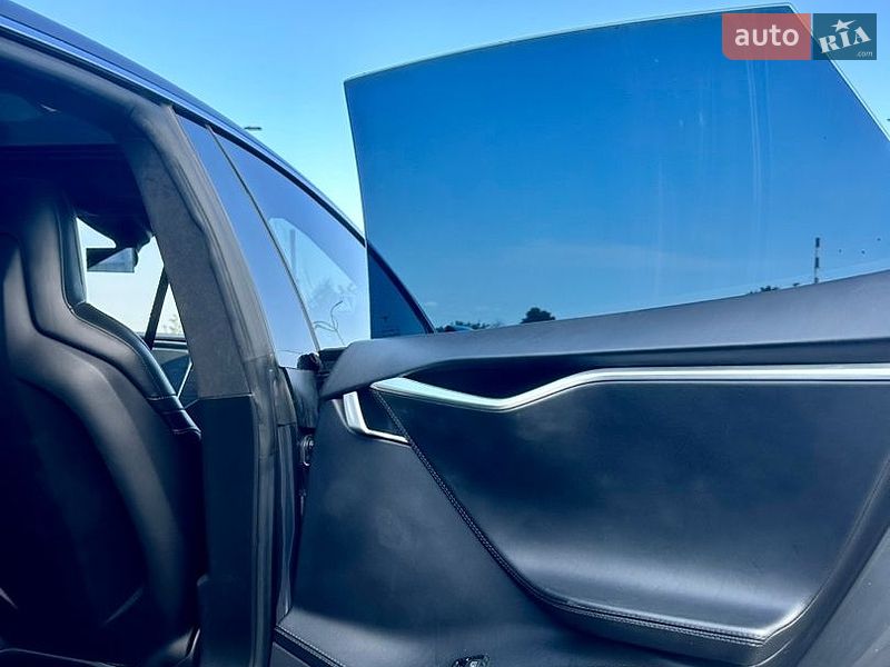 Лифтбек Tesla Model S 2016 в Владимире фото 24 Лифтбек Tesla Model S 2016 в Владимире