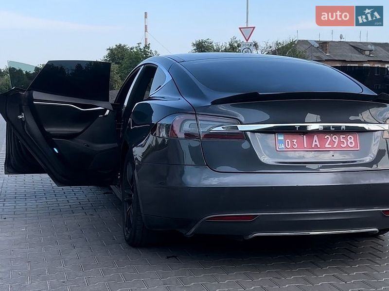 Лифтбек Tesla Model S 2016 в Владимире фото 30 Лифтбек Tesla Model S 2016 в Владимире