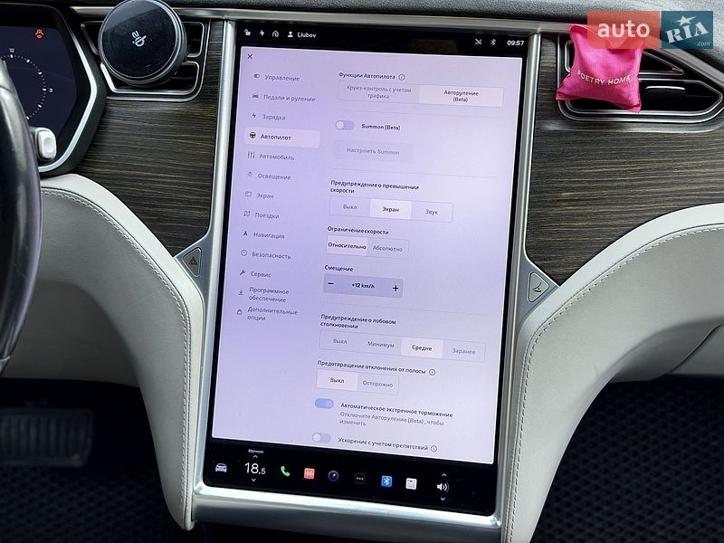Лифтбек Tesla Model S 2015 в Киеве фото 19 Лифтбек Tesla Model S 2015 в Киеве