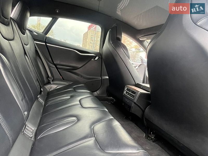 Лифтбек Tesla Model S 2017 в Львове фото 10 Лифтбек Tesla Model S 2017 в Львове