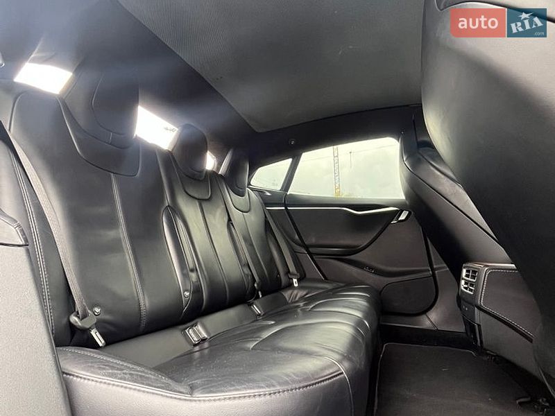 Лифтбек Tesla Model S 2017 в Львове фото 11 Лифтбек Tesla Model S 2017 в Львове