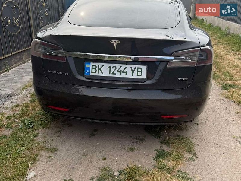Tesla Model S 2017