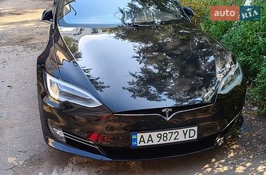 Лифтбек Tesla Model S 2016 в Киеве