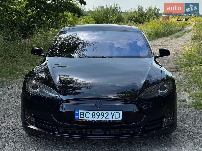 Tesla Model S 2014