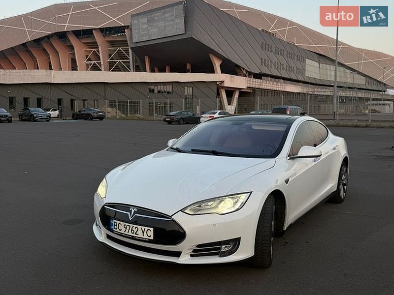 Ліфтбек Tesla Model S 2014 в Львові фото 6 Ліфтбек Tesla Model S 2014 в Львові