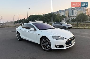 Ліфтбек Tesla Model S 2014 в Львові фото Ліфтбек Tesla Model S 2014 в Львові