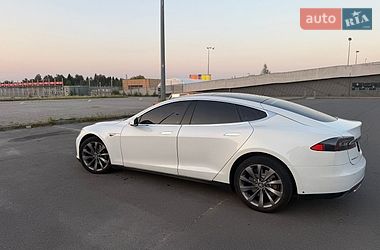 Ліфтбек Tesla Model S 2014 в Львові фото 4 Ліфтбек Tesla Model S 2014 в Львові