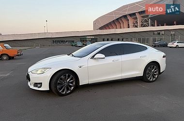 Ліфтбек Tesla Model S 2014 в Львові фото 5 Ліфтбек Tesla Model S 2014 в Львові