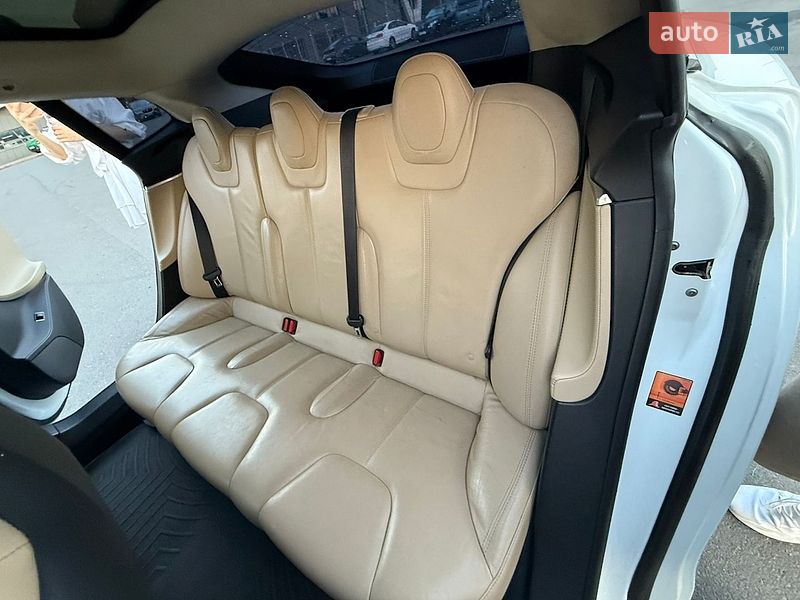 Ліфтбек Tesla Model S 2014 в Львові фото 12 Ліфтбек Tesla Model S 2014 в Львові