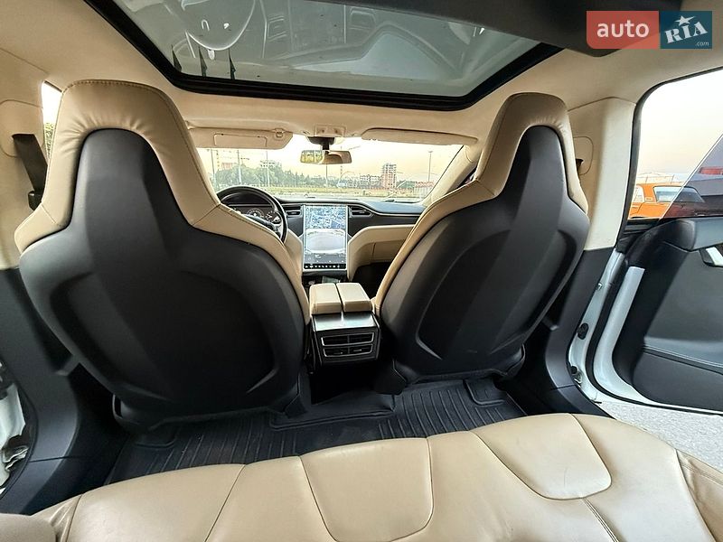 Ліфтбек Tesla Model S 2014 в Львові фото 11 Ліфтбек Tesla Model S 2014 в Львові