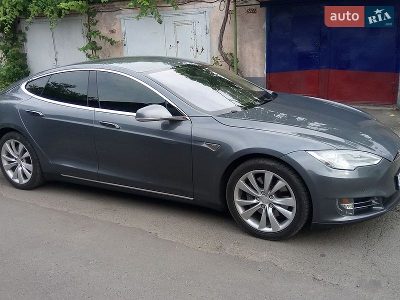 Лифтбек Tesla Model S 2014 в Одессе