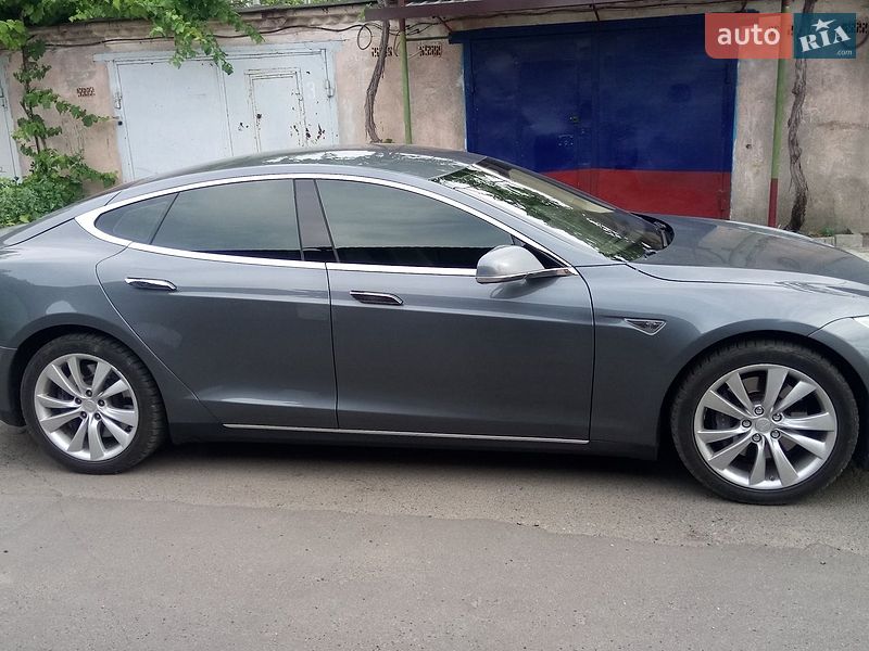 Лифтбек Tesla Model S 2014 в Одессе