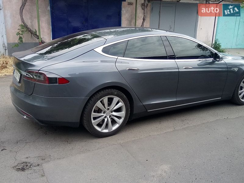 Лифтбек Tesla Model S 2014 в Одессе