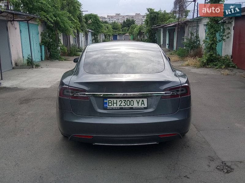 Лифтбек Tesla Model S 2014 в Одессе
