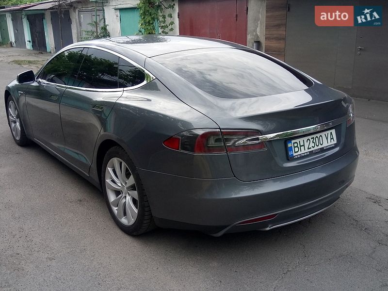 Лифтбек Tesla Model S 2014 в Одессе