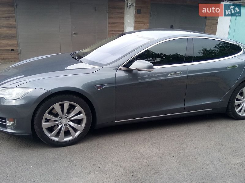Лифтбек Tesla Model S 2014 в Одессе