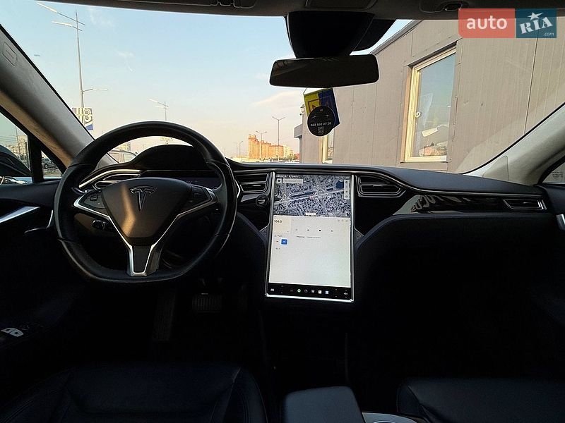 Ліфтбек Tesla Model S 2015 в Києві