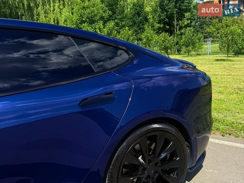 Ліфтбек Tesla Model S 2018 в Івано-Франківську