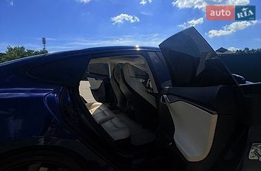 Ліфтбек Tesla Model S 2018 в Івано-Франківську