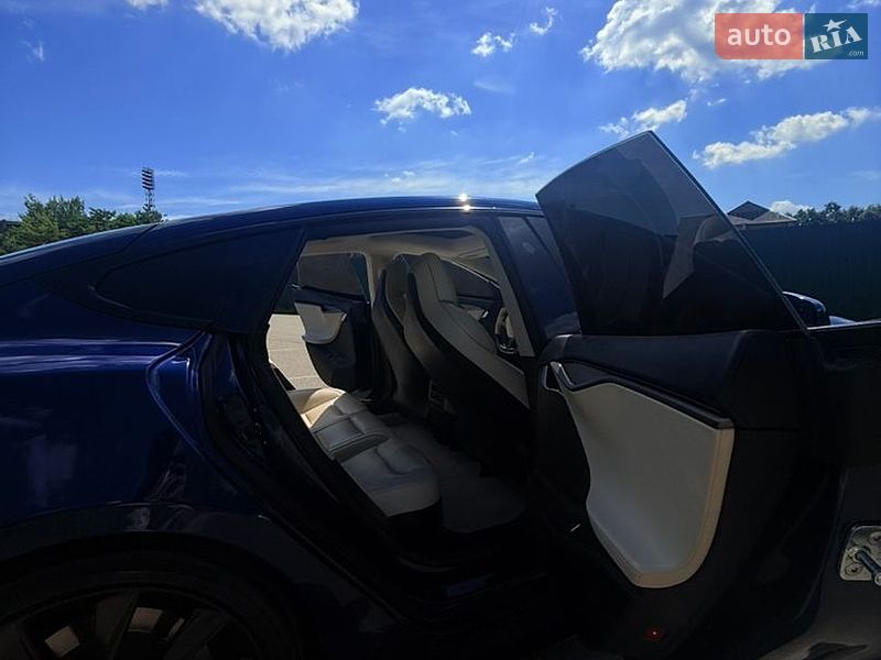 Ліфтбек Tesla Model S 2018 в Івано-Франківську