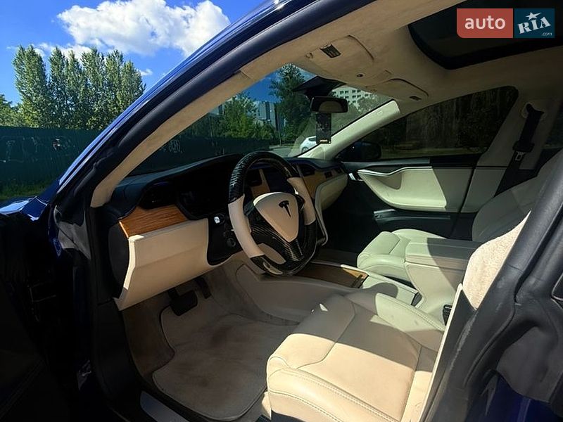 Ліфтбек Tesla Model S 2018 в Івано-Франківську