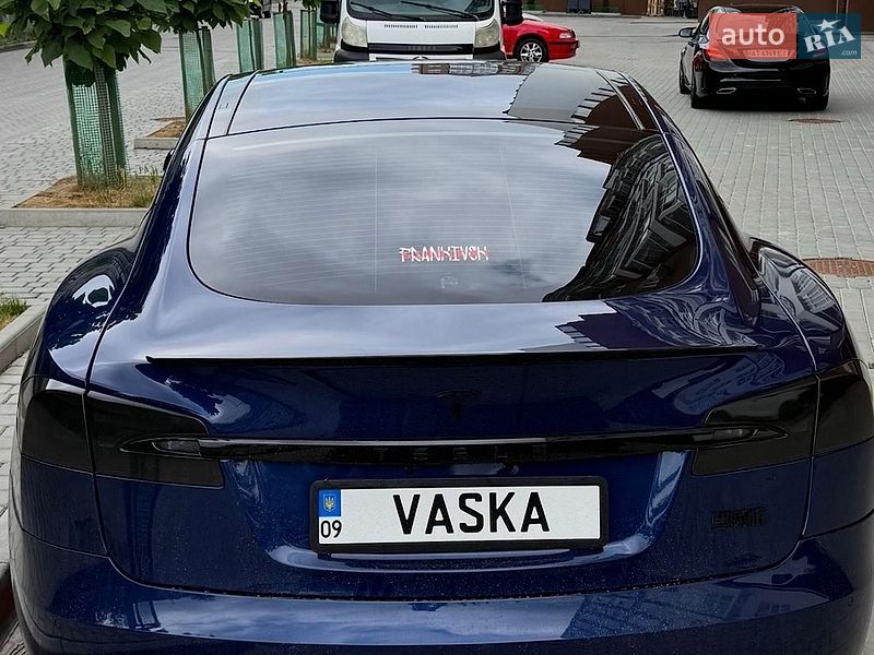 Ліфтбек Tesla Model S 2018 в Івано-Франківську