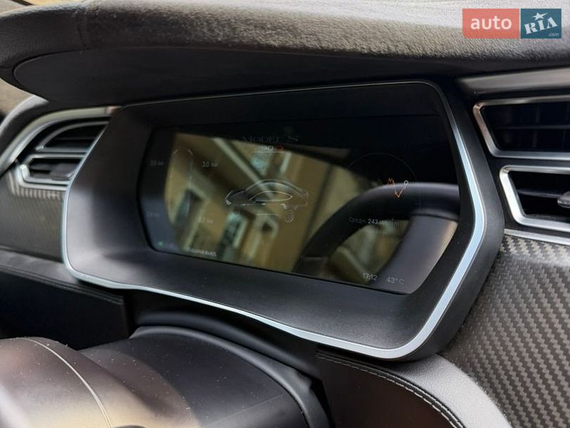 Ліфтбек Tesla Model S 2015 в Києві