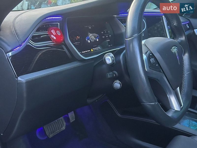 Ліфтбек Tesla Model S 2017 в Пирятині фото 14 Ліфтбек Tesla Model S 2017 в Пирятині